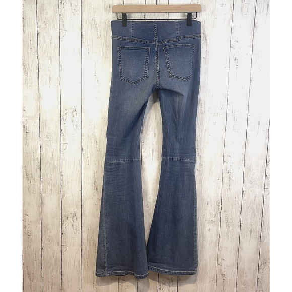 Free People Flare Jeans Penny Pull-On Size 26 Blue Denim Wide Leg Stretchy Boho - Picture 5 of 14